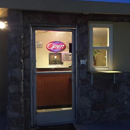 Mayfair Motel Inyokern Buitenkant foto
