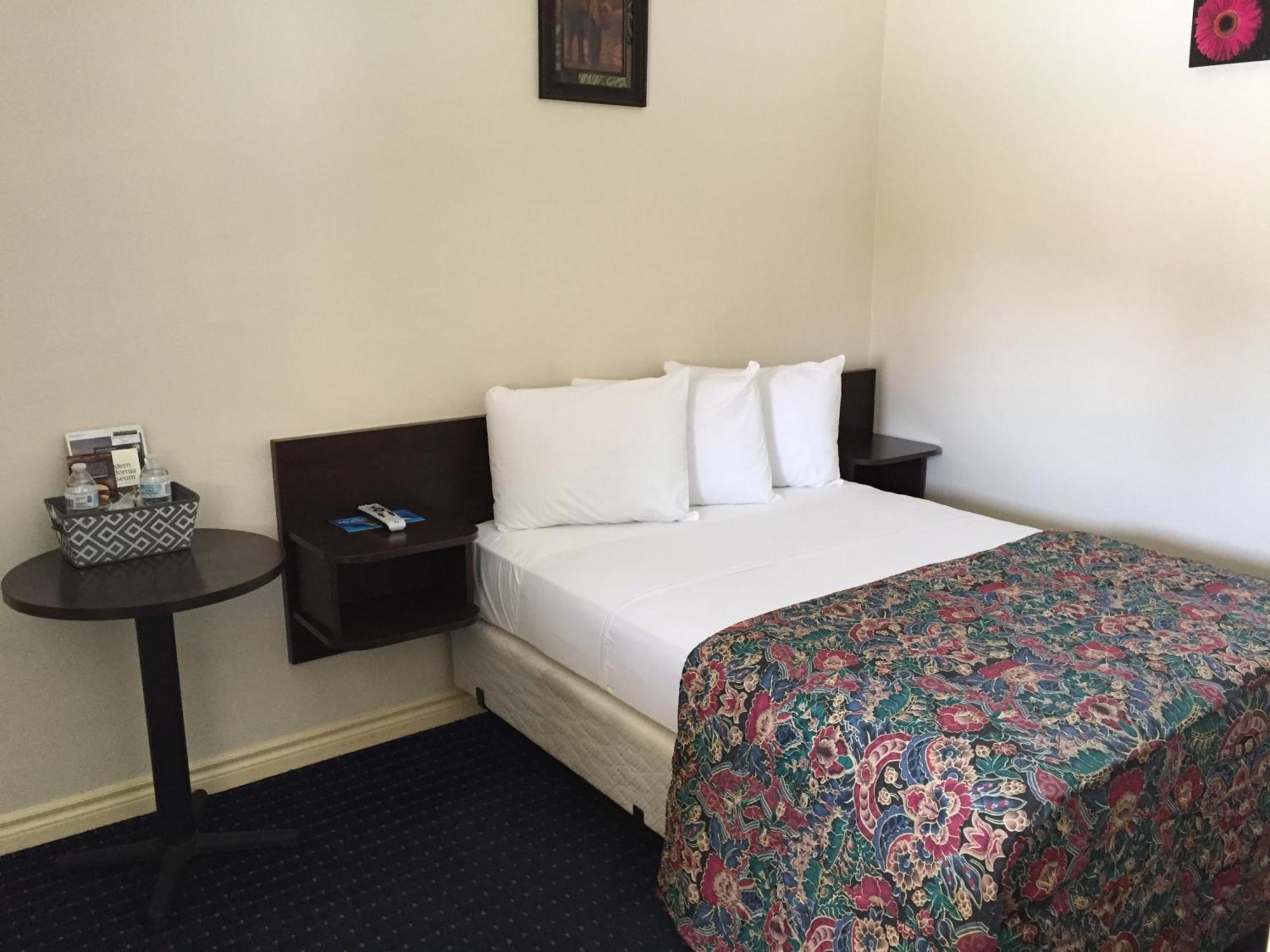 Mayfair Motel Inyokern Buitenkant foto