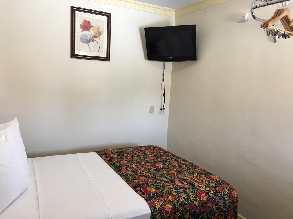 Mayfair Motel Inyokern Buitenkant foto